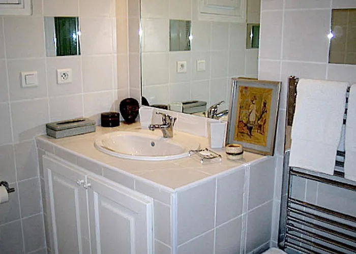 Elegant Flat Tropez With Terrace