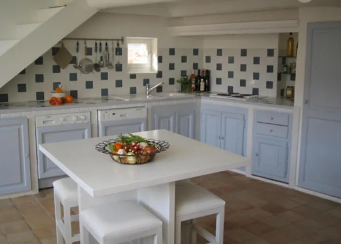 Elegant Flat Tropez With Terrace *