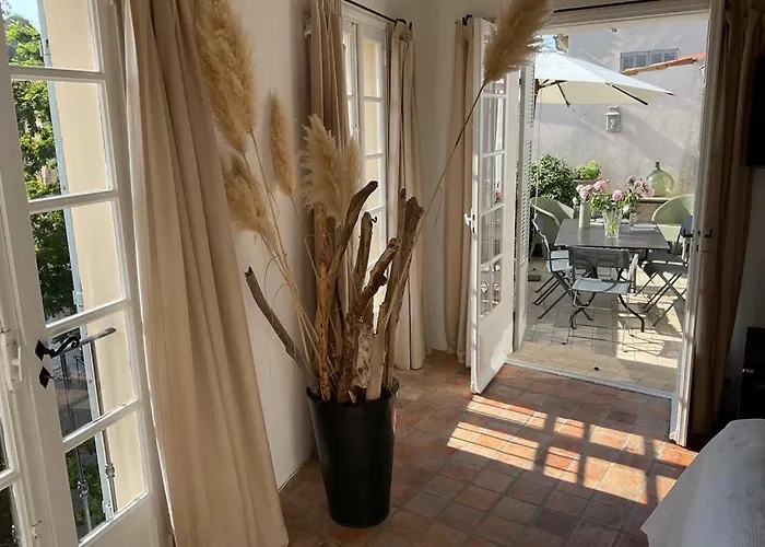 Apartmán Elegant Flat Tropez With Terrace